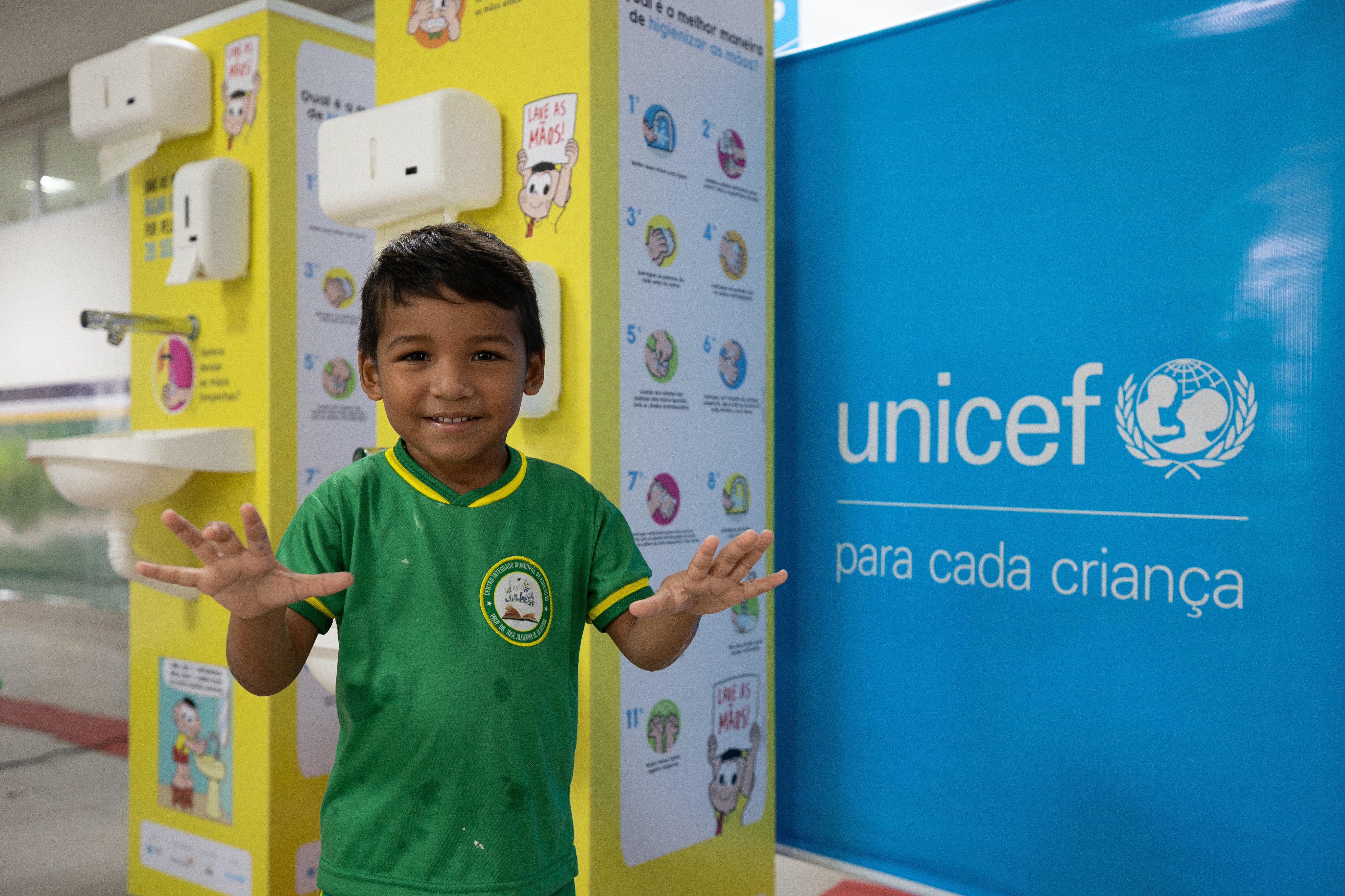 UNICEF e parceiros impulsionam ações de proteção às crianças e adolescentes por meio de projeto para fortalecer protocolos de prevenção e controle de infecções no ambiente escolar