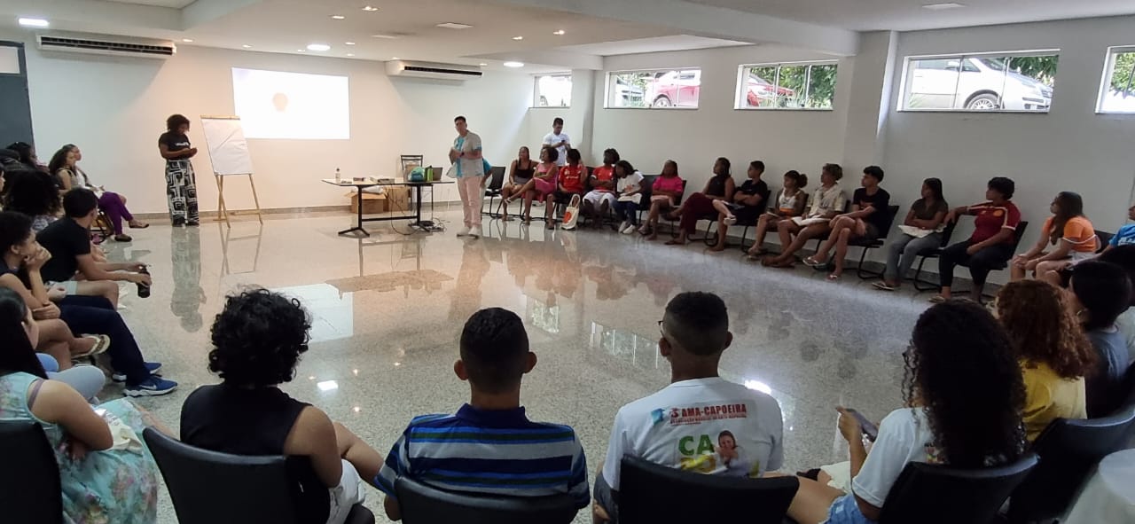 Adolescente do NUCA de Boca do Acre participa do Encontro Nacional "Reimaginando Futuros" em Brasília
