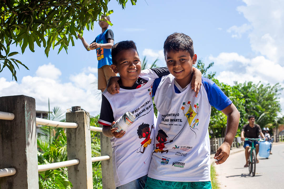 No mês que se destaca o Dia Mundial de Enfrentamento ao Trabalho Infantil, o UNICEF reforça a defesa pelos direitos e a dignidade de crianças e adolescentes na região amazônica, por meio de parcerias com instituições defensoras da infância