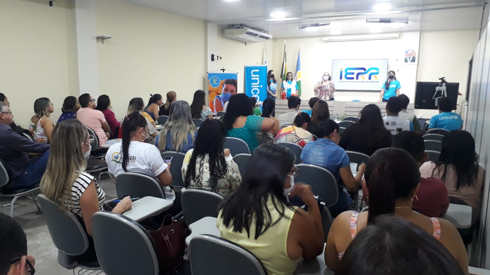 Evento acontece na Universidade Virtual de Roraima, com a participação de 55 pessoas, representando 12 municípios dos 15 que aderiram a iniciativa (Foto: Benjamin Souza)