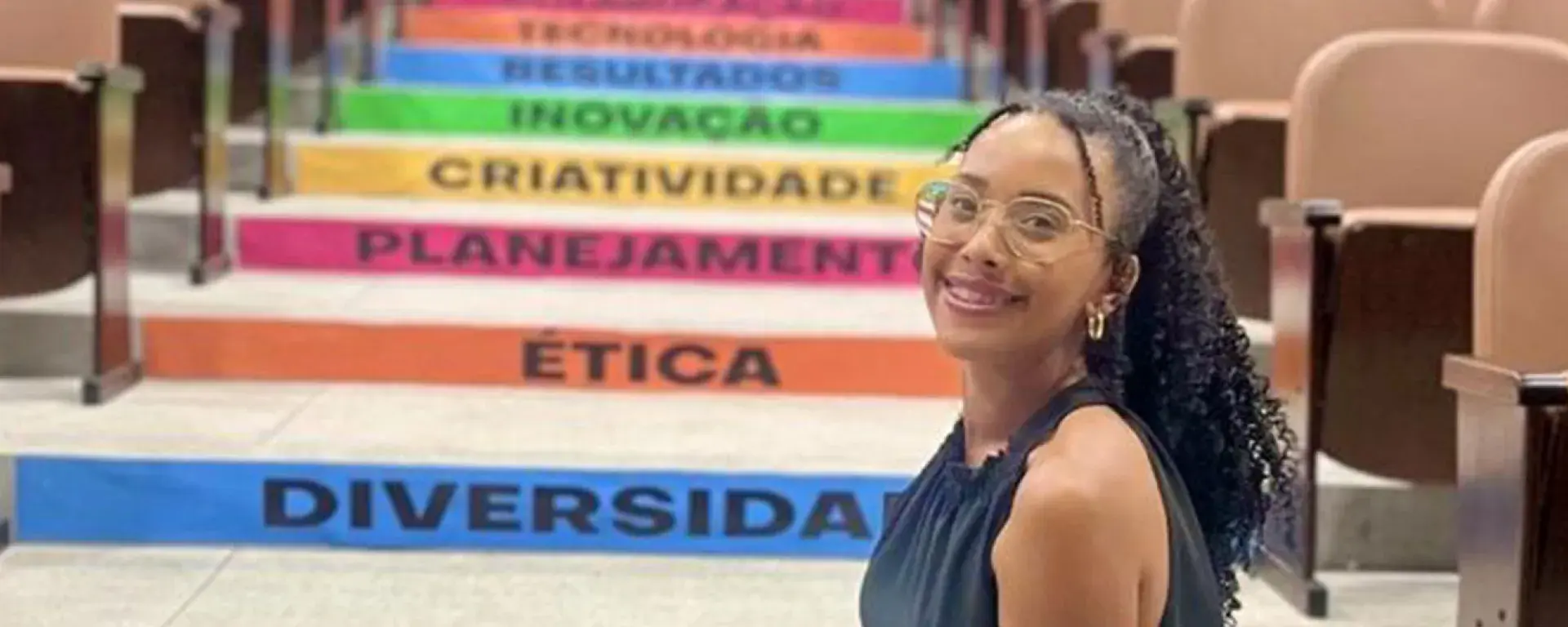Layane agora é Articuladora do Selo UNICEF em seu município; é ela quem deve liderar as equipes municipais para garantir que vão receber o apoio do UNICEF e melhorar as políticas públicas municipais para crianças e adolescentes.