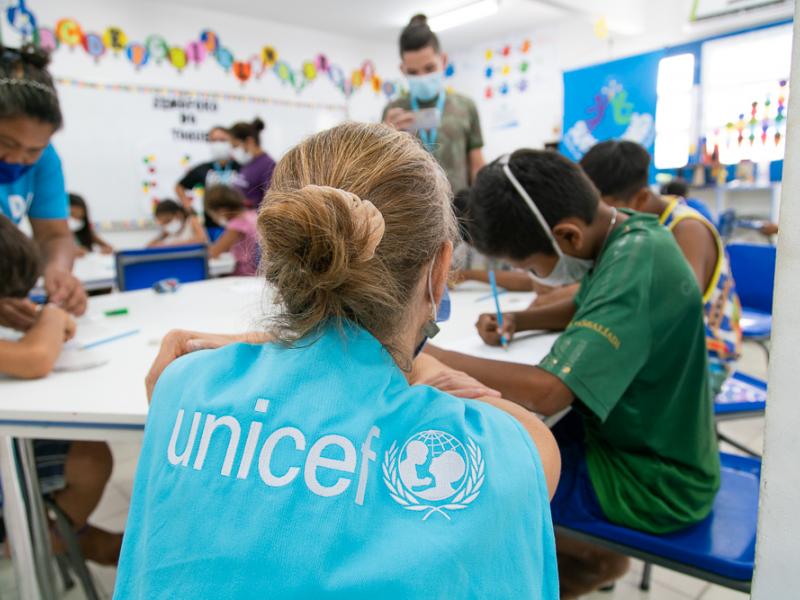 Selo UNICEF oferece cursos à rede de atendimento a crianças e adolescentes