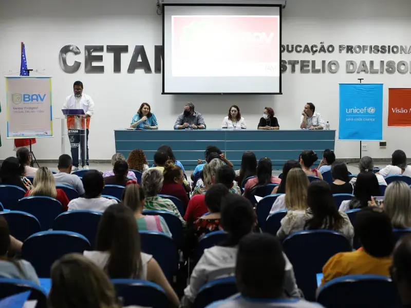 Encontro reúne articuladores do Selo UNICEF e gestores de imunização de municípios para capacitações com especialistas do UNICEF e parceiros