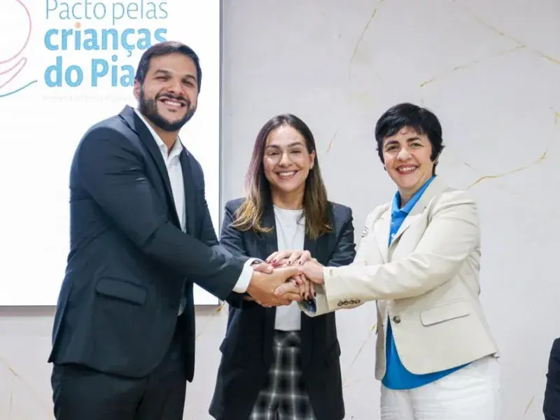 A chefe da unidade de Educação do UNICEF, Mônica Dias, apresentou a plataforma da BAE no evento