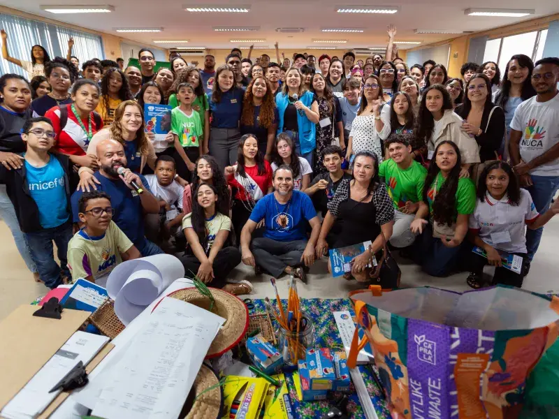 Foto do público presente durante o evento. 