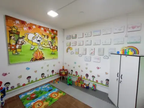 Boi Mina de Ouro e Boi Tira-Fama participam da decoração da sala