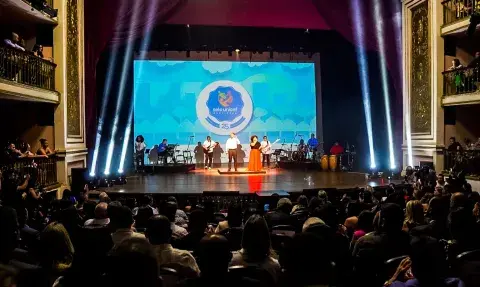 Teatro Arthur Azevedo ficou lotado para a cerimônia de certificação do Selo UNICEF 2021-2024