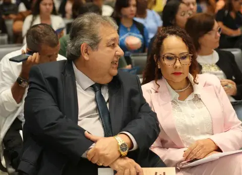 Foto das equipes no auditório