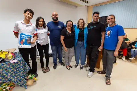 Equipes do Peabiru e UNICEF ao lado de adolescentes e equipes municipais