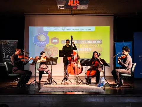 Autoridades presentes na formação