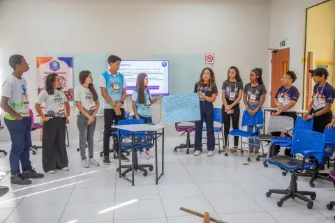 Adolescentes no 4º Ciclo Formativo do Selo UNICEF sobre equidade étnico-racial.