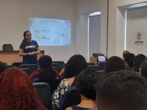 Carla Costa, especialista do RS3 da Asserte para o Selo UNICEF, apresenta as diretrizes do programa de estágio.