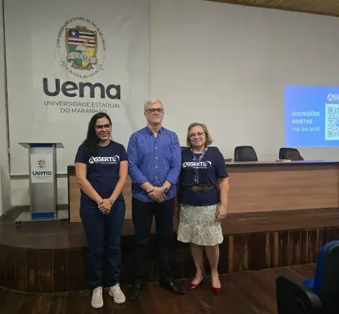 A imagem mostra representantes da Asserte e da UEMA 
